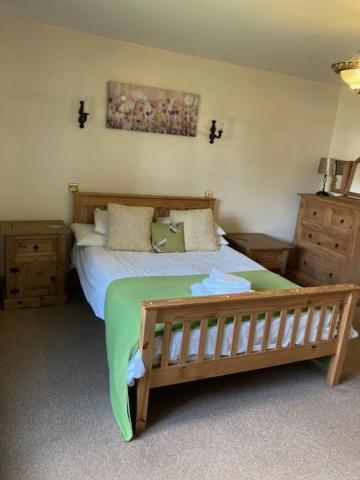The George Inn & Millingbrook Lodge Ltd Lydney Esterno foto