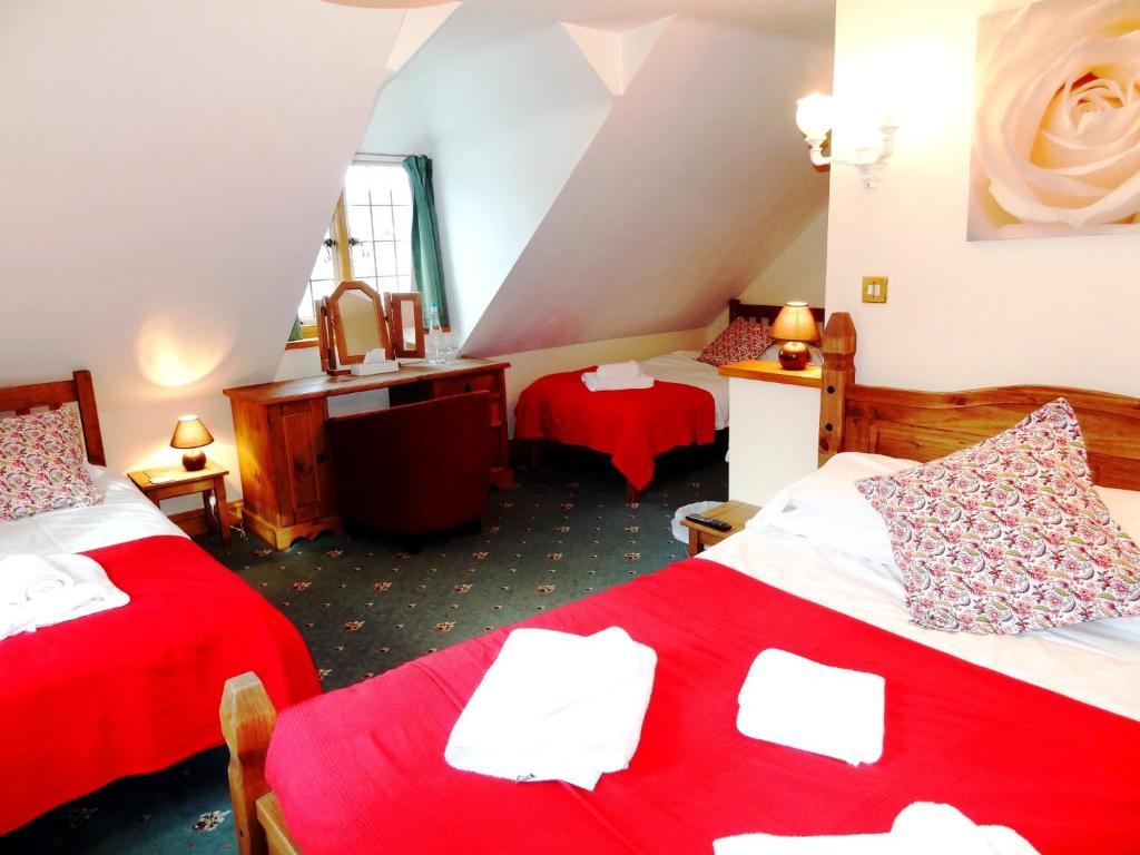 The George Inn & Millingbrook Lodge Ltd Lydney Esterno foto