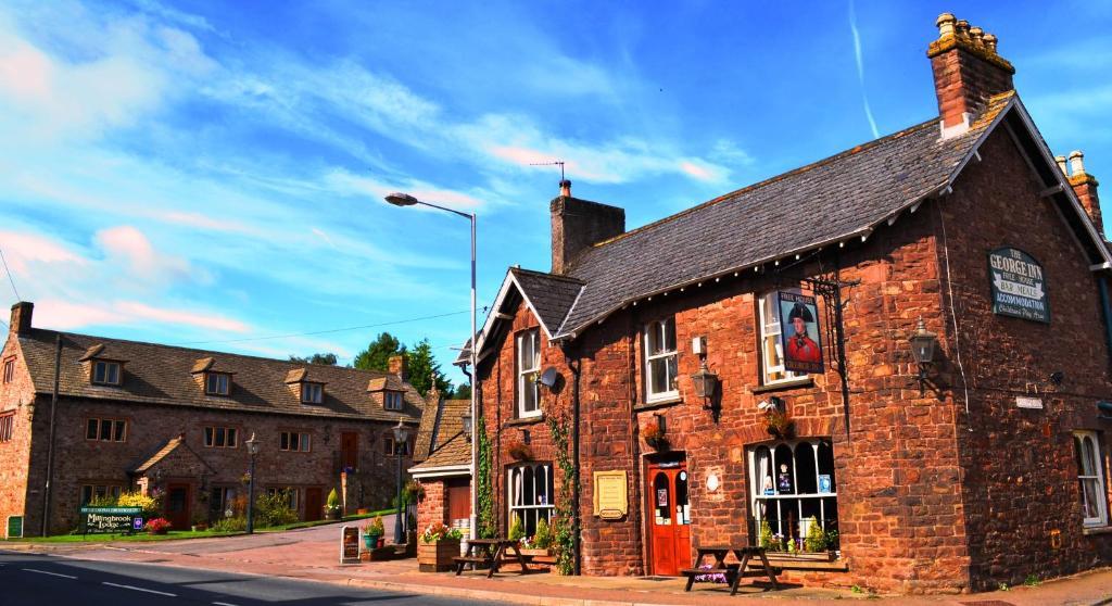 The George Inn & Millingbrook Lodge Ltd Lydney Esterno foto
